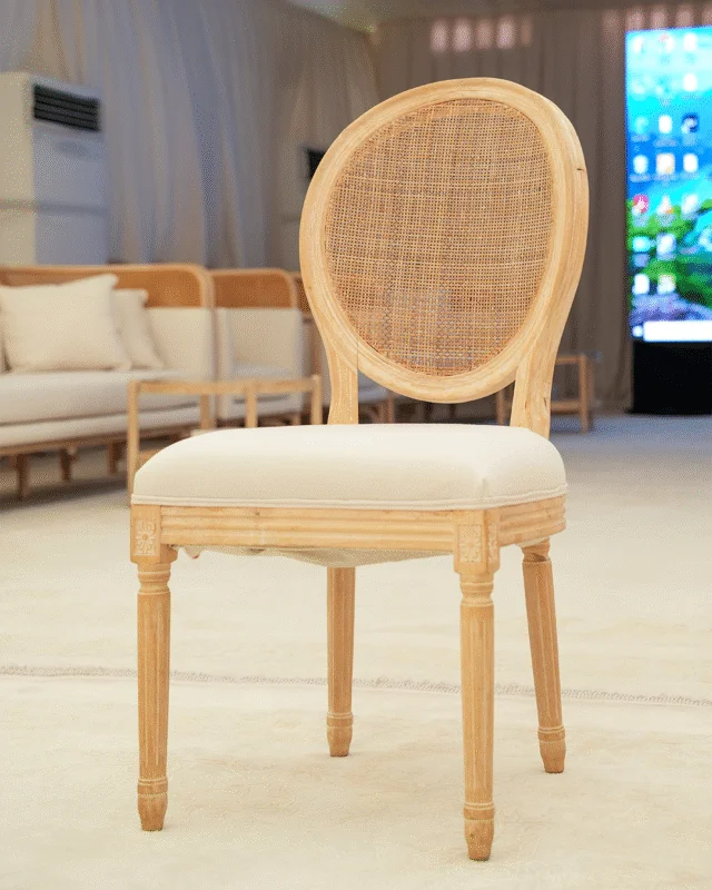 منصة مؤتمرات وتشغيل ميداني